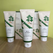 Load image into Gallery viewer, Round Lab Mugwort Calming Cleanser - SKIN.TO
